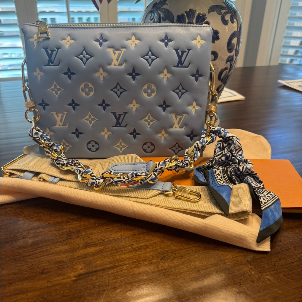 Louis Vuitton Bleau Blanc Navy Coussin